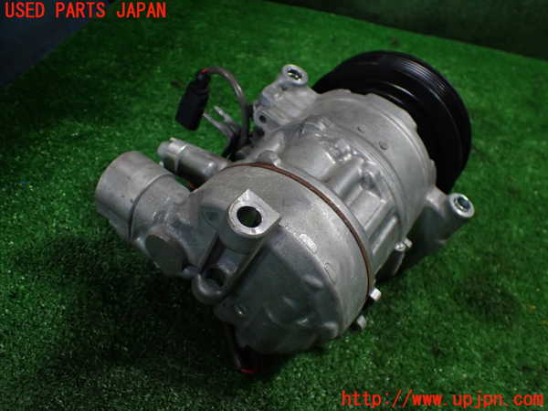 1UPJ-9236386025]アウディ・S4 アバント(8KCGWF)エアコンコンプレッサー 中古_2