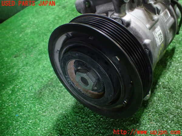 1UPJ-9236386025]アウディ・S4 アバント(8KCGWF)エアコンコンプレッサー 中古_3