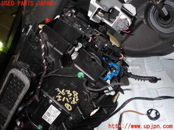 1UPJ-9236386081]アウディ・S4 アバント(8KCGWF)エバポレーター1 中古_3