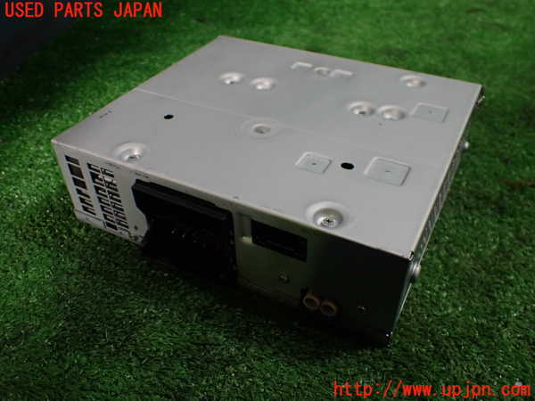 1UPJ-9236386470]アウディ・S4 アバント(8KCGWF)ラジオ 中古_2