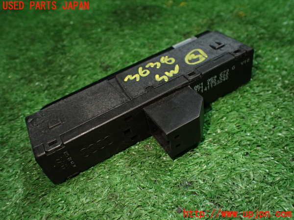 1UPJ-9236386308]アウディ・S4 アバント(8KCGWF)スイッチ3(横滑り防止OFF パーキングソナー) 中古_2