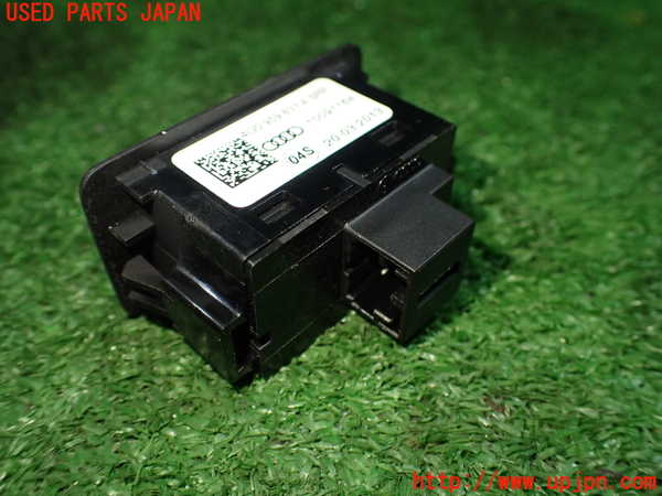 1UPJ-9236386310]アウディ・S4 アバント(8KCGWF)スイッチ5(トランクオープナー) 中古_2