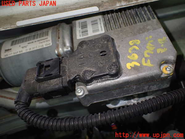 1UPJ-9236386770]アウディ・S4 アバント(8KCGWF)フロントワイパーモーター 中古_2