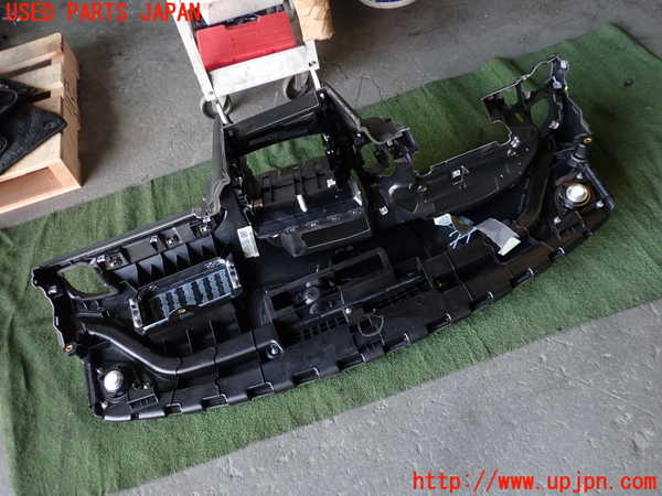 1UPJ-9236387505]アウディ・S4 アバント(8KCGWF)ダッシュボード 中古_5