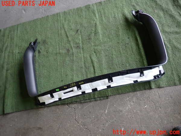 1UPJ-9236381578]アウディ・S4 アバント(8KCGWF)バックドア内張り 中古_5