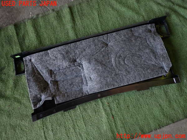 1UPJ-9236387772]アウディ・S4 アバント(8KCGWF)ラゲッジトレイ2 中古_4