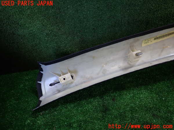 1UPJ-9236387655]アウディ・S4 アバント(8KCGWF)右フロントピラートリム 中古_5