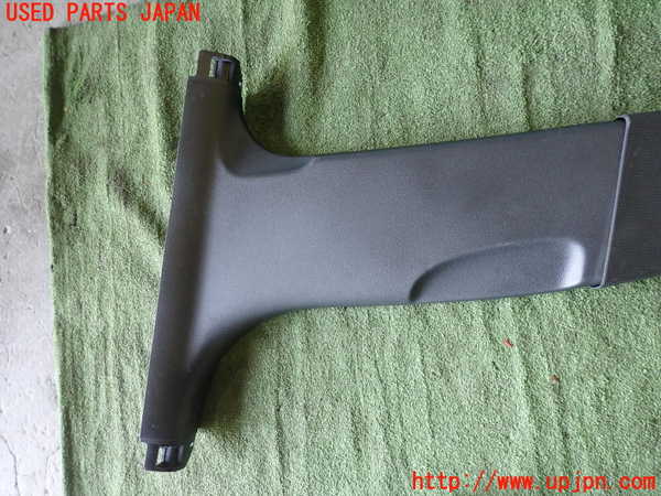 1UPJ-9236387670]アウディ・S4 アバント(8KCGWF)左センターピラートリム 中古_3