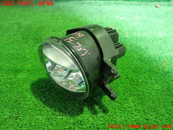 1UPJ-9236391182]ノア(ヴォクシー)(ZRR80W)左フォグ 中古_2