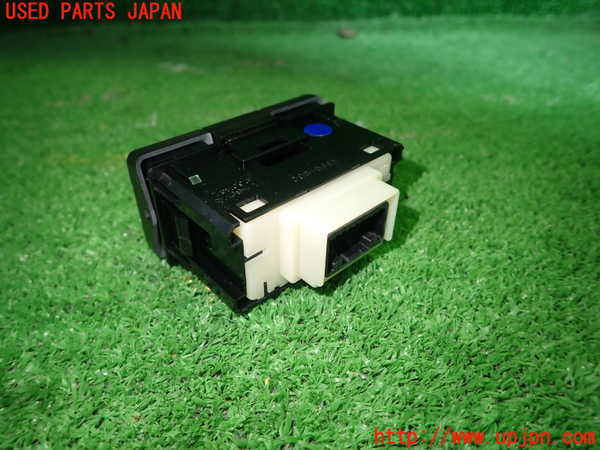 1UPJ-9236396307]ノア(ヴォクシー)(ZRR80W)スイッチ2(スライドドア パワードア) 中古_3