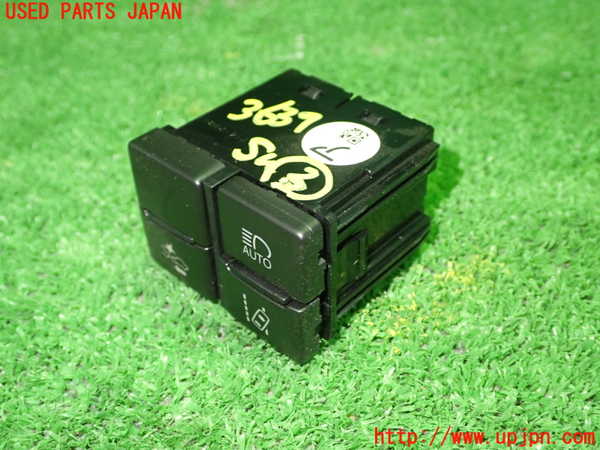 1UPJ-9236396308]ノア(ヴォクシー)(ZRR80W)スイッチ3（オートハイビーム プリクラッシュ 車線逸脱警報） 中古_2