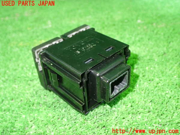1UPJ-9236396308]ノア(ヴォクシー)(ZRR80W)スイッチ3（オートハイビーム プリクラッシュ 車線逸脱警報） 中古_3