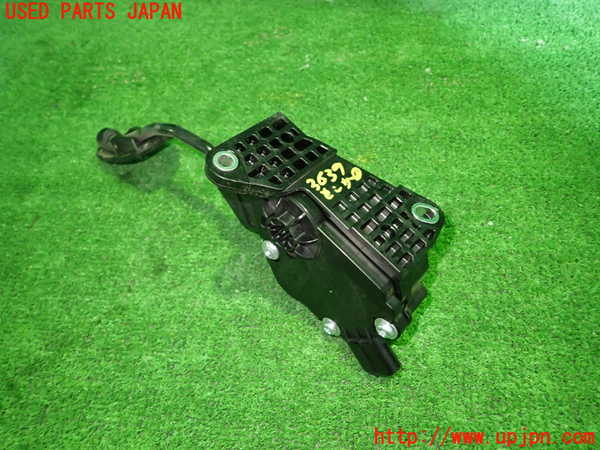 1UPJ-9236396381]ノア(ヴォクシー)(ZRR80W)センサー1(アクセルペダル) 中古_3