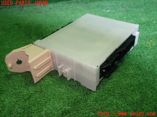 1UPJ-9236396741]ノア(ヴォクシー)(ZRR80W)ヒューズボックス1 中古_4