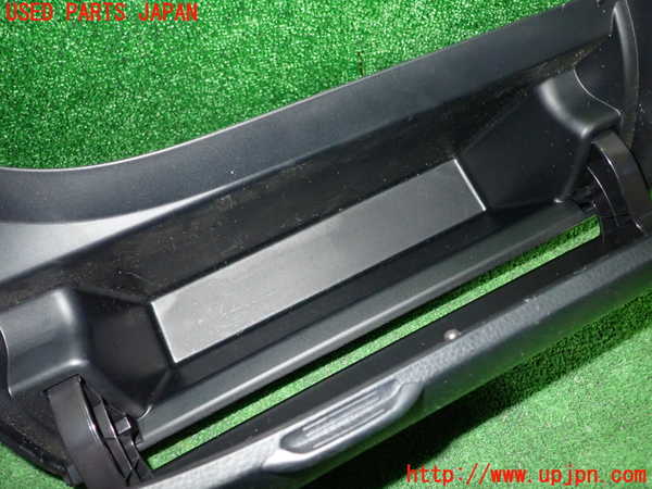 1UPJ-9236397516]ノア(ヴォクシー)(ZRR80W)グローブボックス1(上側) 中古_5