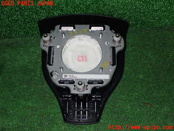 1UPJ-9236397865]ノア(ヴォクシー)(ZRR80W)運転席側エアバッグカバー 中古_2