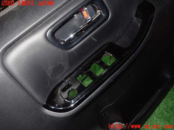 1UPJ-9236391234]ノア(ヴォクシー)(ZRR80W)右前ドア内張り 中古_4