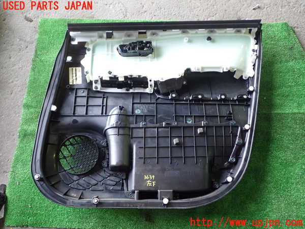 1UPJ-9236391264]ノア(ヴォクシー)(ZRR80W)左前ドア内張り 中古_4