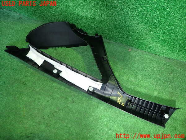 1UPJ-9236397655]ノア(ヴォクシー)(ZRR80W)右フロントピラートリム 中古_4