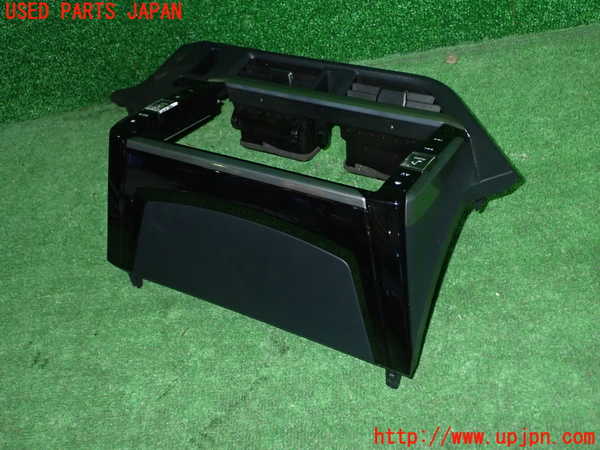 1UPJ-9236397692]ノア(ヴォクシー)(ZRR80W)内装トリム類2 中古_3