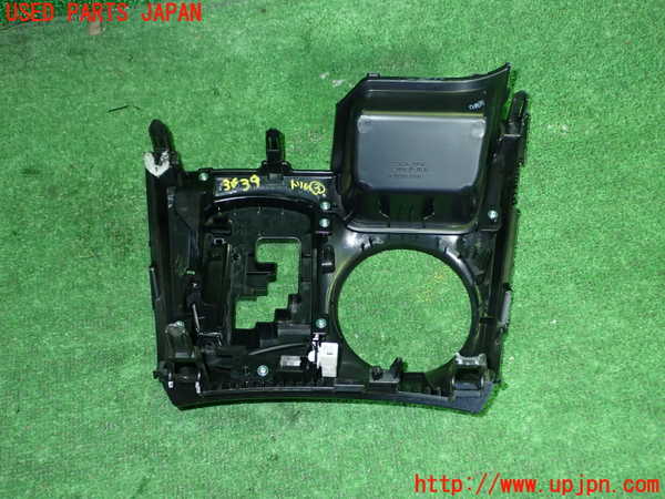 1UPJ-9236397693]ノア(ヴォクシー)(ZRR80W)内装トリム類3 中古_2