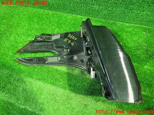1UPJ-9236401530]アルファード(AGH30W)右テールランプ 中古_2