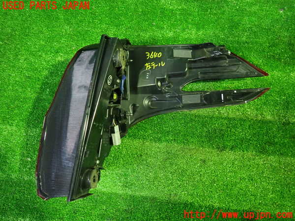 1UPJ-9236401536]アルファード(AGH30W)左テールランプ 中古_2