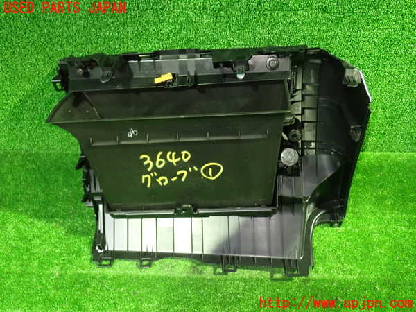 1UPJ-9236407516]アルファード(AGH30W)グローブボックス1 中古_4