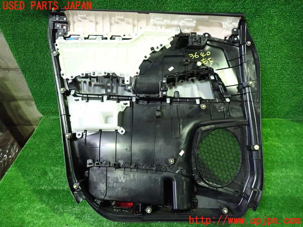 1UPJ-9236401234]アルファード(AGH30W)右前ドア内張り 中古_4