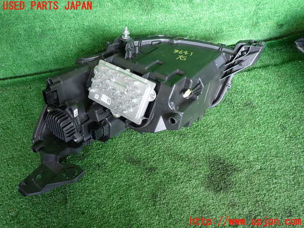 2UPJ-9236411130]プジョー・208(P21HN05)右ヘッドライト LED (ジャンク品) 中古_2