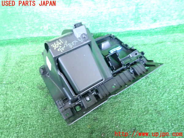2UPJ-9236417516]プジョー・208(P21HN05)グローブボックス1 中古_4