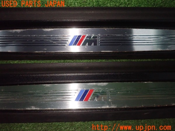3UPJ=9236430616]BMW 218i アクティブツアラー(2A15 F45)純正 190749-10 フロント スカッフプレート 中古_3