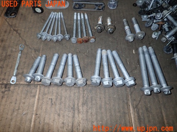 3UPJ=9236430720]BMW 218i アクティブツアラー(2A15 F45)ネジ・ナット・ステー類 セット ジャンク_3