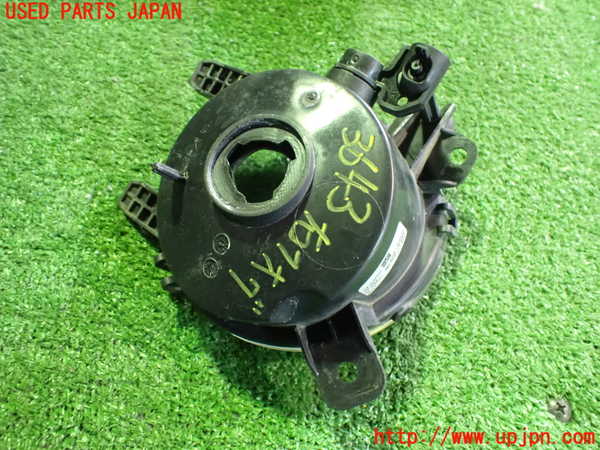 2UPJ-9236431180]BMW 218i アクティブツアラー(2A15)(F45)右フォグ 中古_2