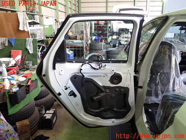 2UPJ-9236431320]BMW 218i アクティブツアラー(2A15)(F45)左後ドア 中古(43R-001734 M532)_5