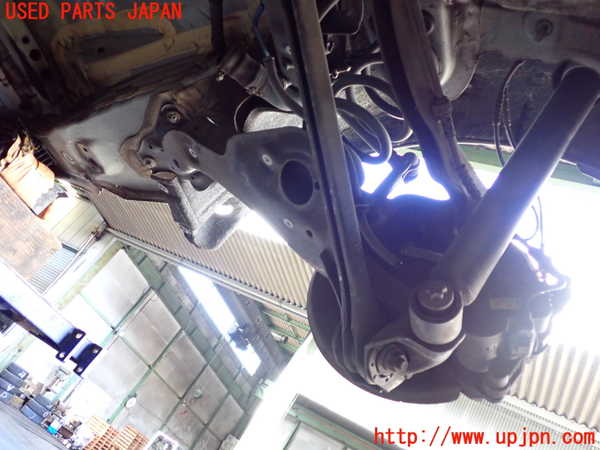 2UPJ-9236434300]BMW 218i アクティブツアラー(2A15)(F45)右リアナックルハブ 中古_2