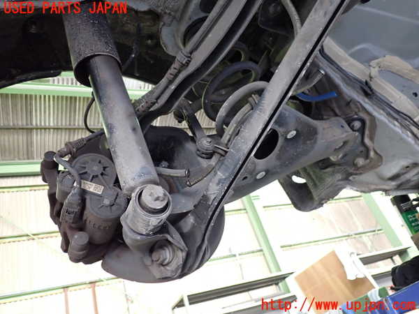 2UPJ-9236434305]BMW 218i アクティブツアラー(2A15)(F45)左リアナックルハブ 中古_2