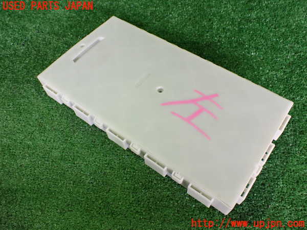 2UPJ-9236436742]BMW 218i アクティブツアラー(2A15)(F45)ヒューズボックス2 中古_3