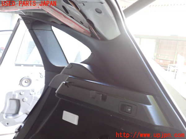 2UPJ-9236437675]BMW 218i アクティブツアラー(2A15)(F45)右リアピラートリム 中古_2