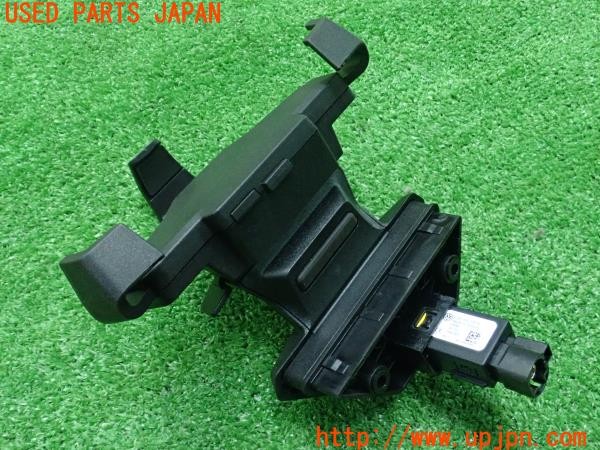 3UPJ=9236440652]VW up! GTI(アップ)(AADKR)後期 純正 スマホホルダー USBコネクタ付 中古_2