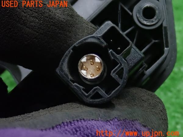 3UPJ=9236440652]VW up! GTI(アップ)(AADKR)後期 純正 スマホホルダー USBコネクタ付 中古_4