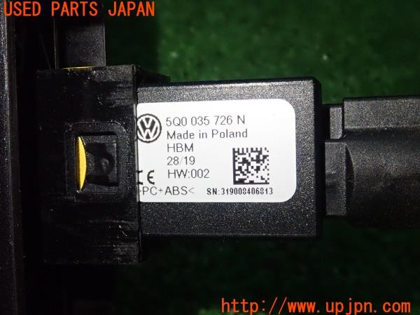 3UPJ=9236440652]VW up! GTI(アップ)(AADKR)後期 純正 スマホホルダー USBコネクタ付 中古_5