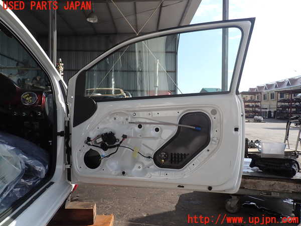 2UPJ-9236441230]VW up! GTI(アップ GTI)(AADKR)右前ドア (43R-000464) 中古_2