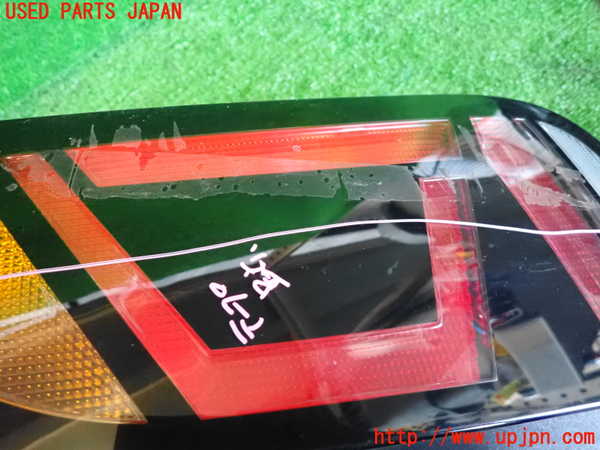 2UPJ-9236441530]VW up! GTI(アップ GTI)(AADKR)右テールランプ 中古_2