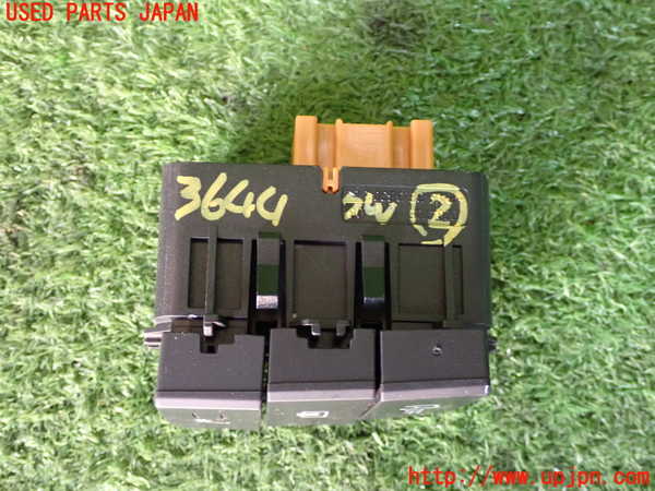 2UPJ-9236446307]VW up! GTI(アップ GTI)(AADKR)スイッチ2 (シート) 中古_2