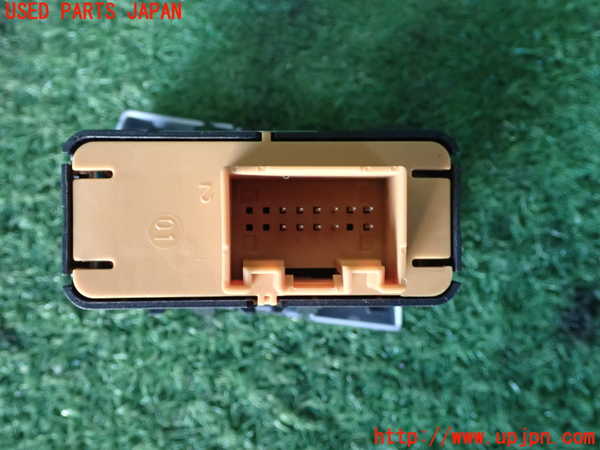 2UPJ-9236446307]VW up! GTI(アップ GTI)(AADKR)スイッチ2 (シート) 中古_3