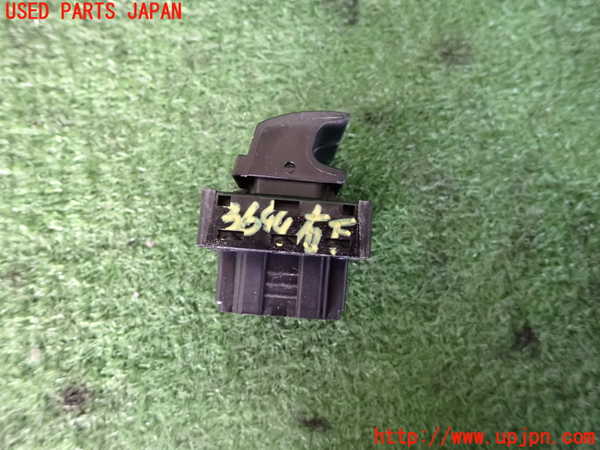2UPJ-9236446240]VW up! GTI(アップ GTI)(AADKR)右前パワーウィンドウスイッチ 中古_2