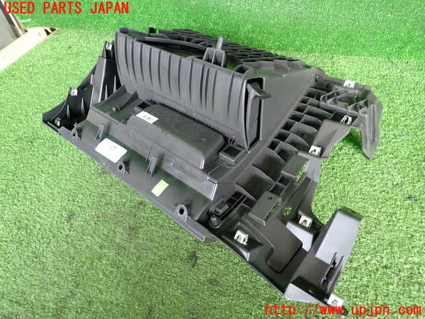 2UPJ-9236447516]VW up! GTI(アップ GTI)(AADKR)グローブボックス1 中古_2
