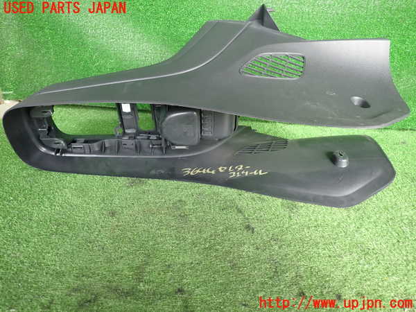 2UPJ-9236447540]VW up! GTI(アップ GTI)(AADKR)センターコンソール 中古_5