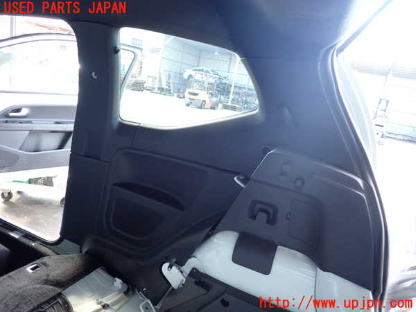 2UPJ-9236447675]VW up! GTI(アップ GTI)(AADKR)右リアピラートリム 中古_2